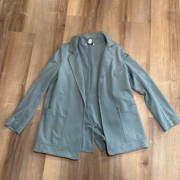 Athleta Eastbound Blazer Minimalistic Grey  Travel Jacket Coat #986273 Size 12 - Picture 7 of 11